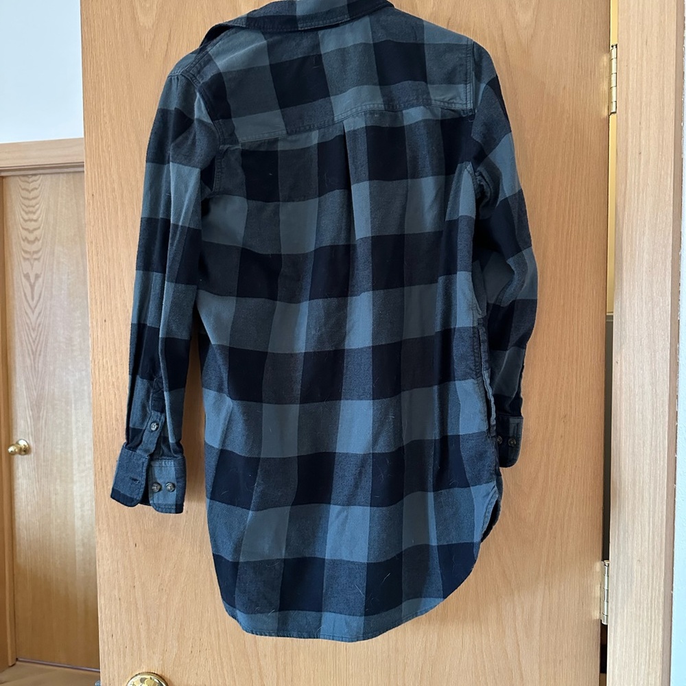 Carhartt Black & Gray Plaid Work Shirt Jacket with Logo Patch - Picture 2 of 4